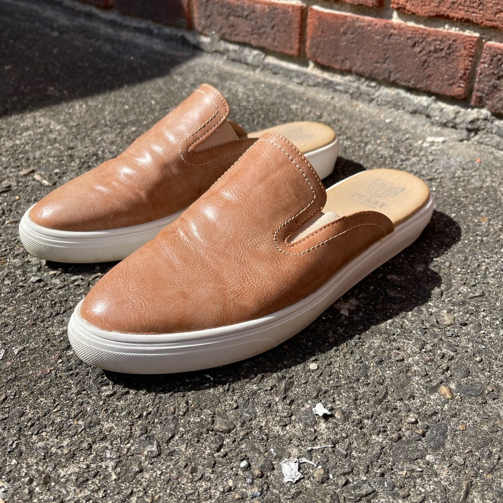 Beast fashion shoes vegan leather mules size 7.5
